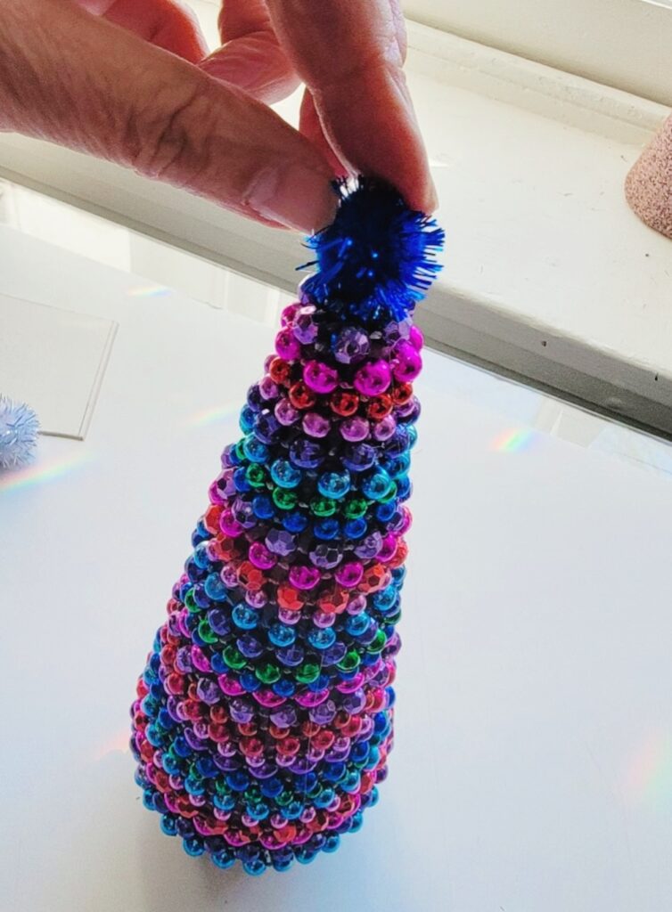 Recycled bead Christmas tree DIY